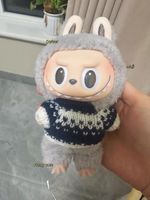 Handgemachte Strickkleidung für Puppen – geeignet für Labubu