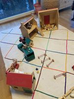 Holzspielzeug Bauernhof mit Tieren, Traktor und Zubehör