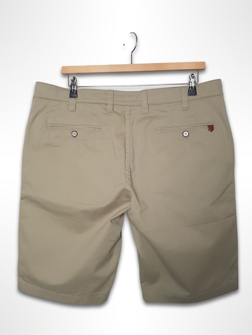 Walbusch Pantaloni: WALBUSCH Beige Bermuda Gr. 54 – Nuovo (secondo la descrizione) da Suhr venduto da Restwert_Suhr 1