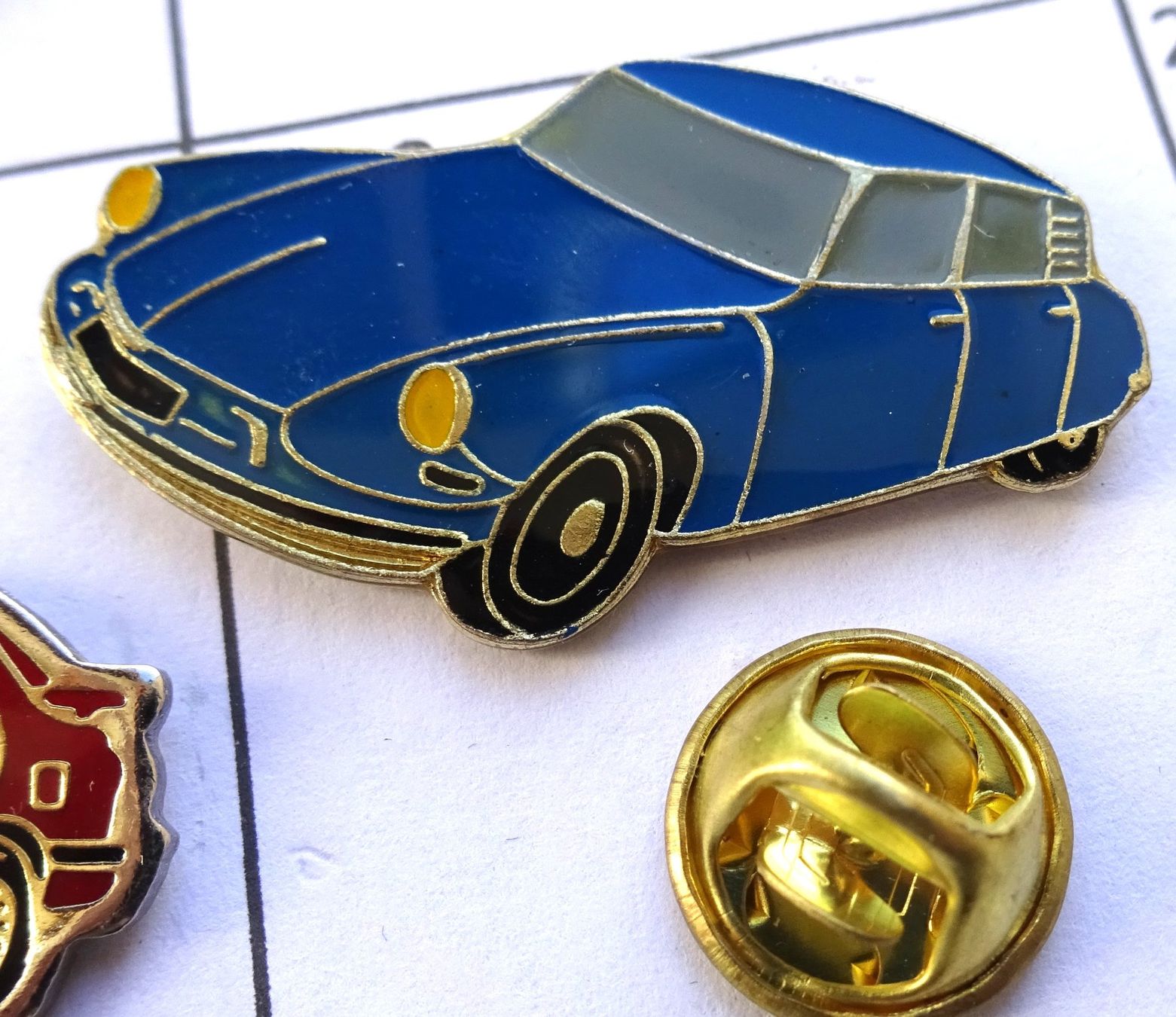 Placchette & Badge: Pin Auto Citroen  ID blau – Usato da Utzenstorf venduto da BUtter81