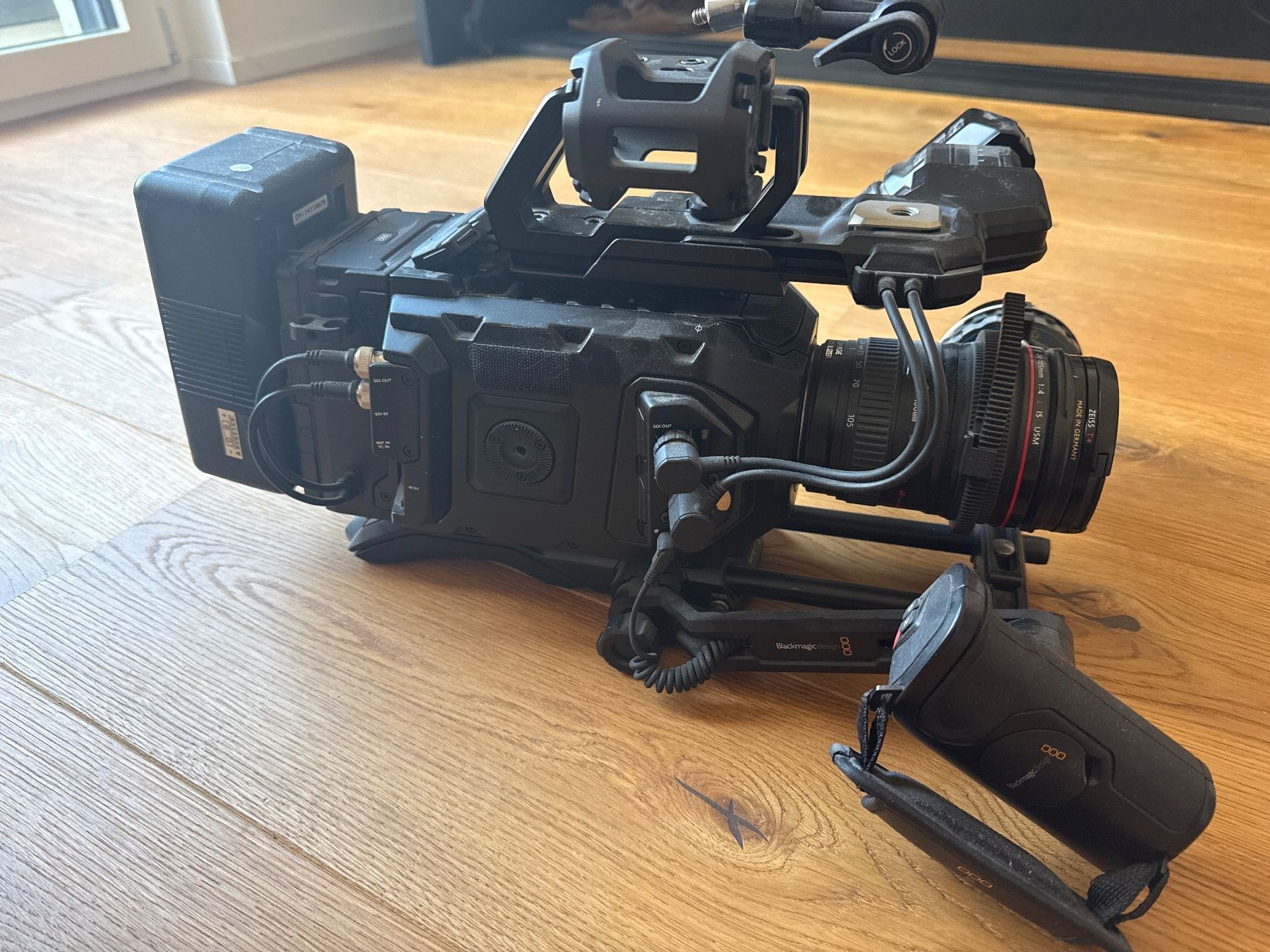 Blackmagic Camcorder: Blackmagic URSA 4K + Viewfinder + SSD Recorder | EF Mount | – Gebraucht aus Schönenbuch von rgilvert 2