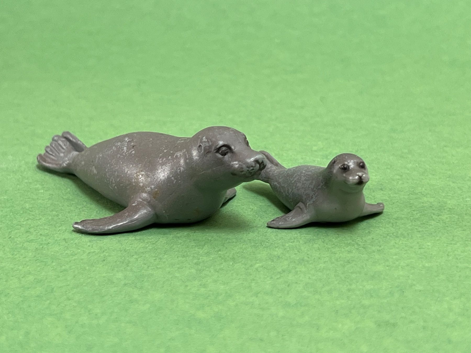 Schleich Statuette: Schleich Seehund Seehundjunges Robbe – Usato da Ennetbaden venduto da mapa05