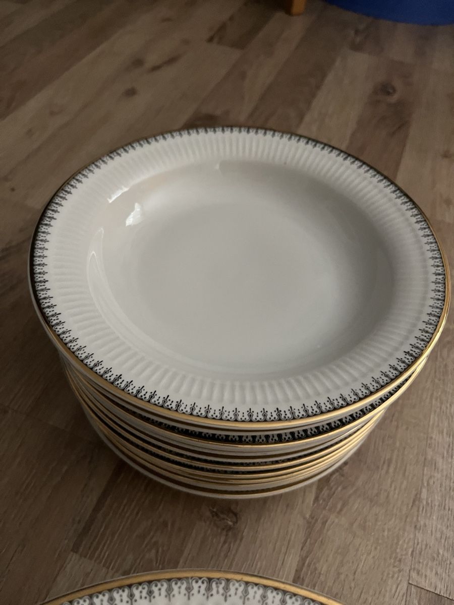 Set di piatti: Geschirrset Jarolina – Usato da Egerkingen venduto da Furrer2 4