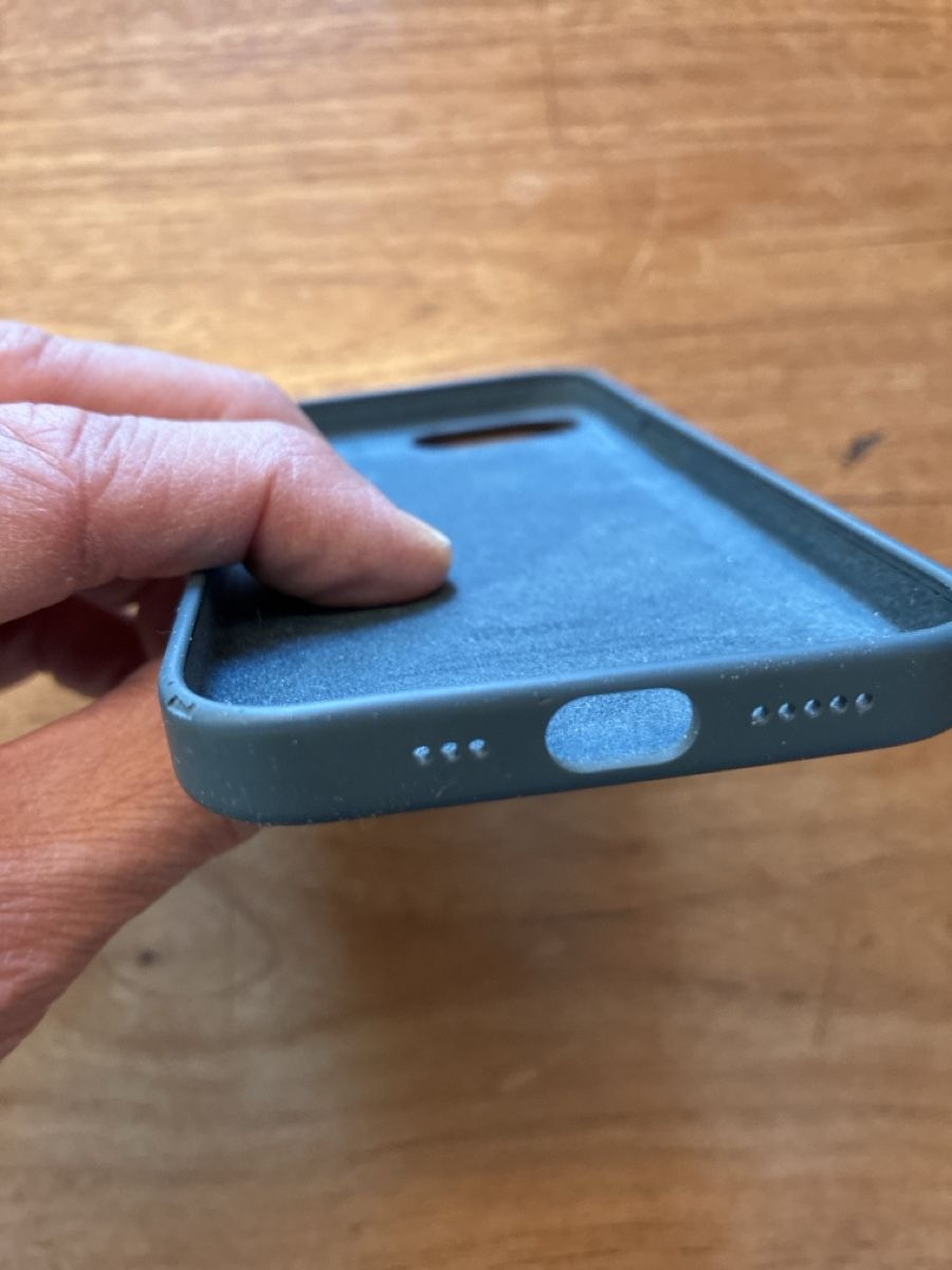 Apple Covers & Schutzfolien: iPhone 16e/17e Silicone Case - Blue – Gebraucht aus Luzern von ASA_DES 5