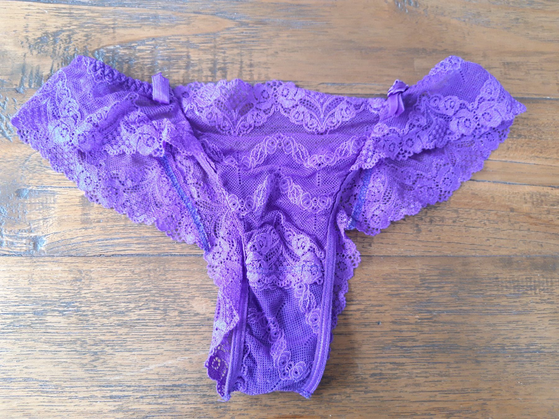 Altra biancheria intima: Violettes Set BH, Tanga, Strapsengürtel Spitze – Usato da Feuerthalen venduto da tanatha_st 4