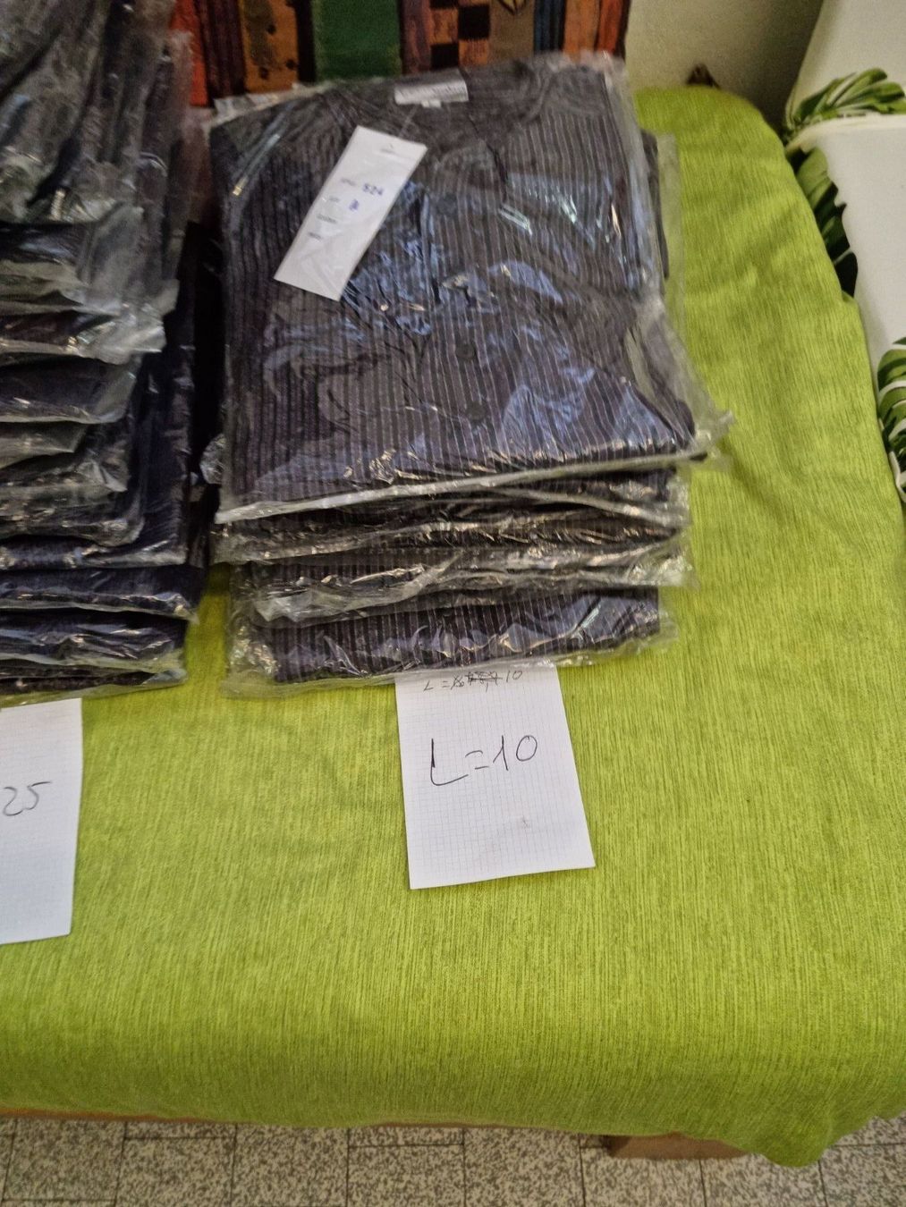 Camicie: Hemden 104 Stk. – Nuovo e nell'imballaggio originale da Dürnten venduto da Acalpulcu3 9