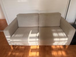 Gemütliches 2er-Sofa in Beige - Top Zustand 