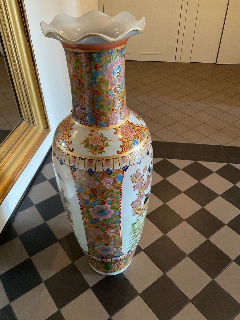 Vase & Récipients: Bodenvase aus China – D'occasion à Utzigen par elf01 2