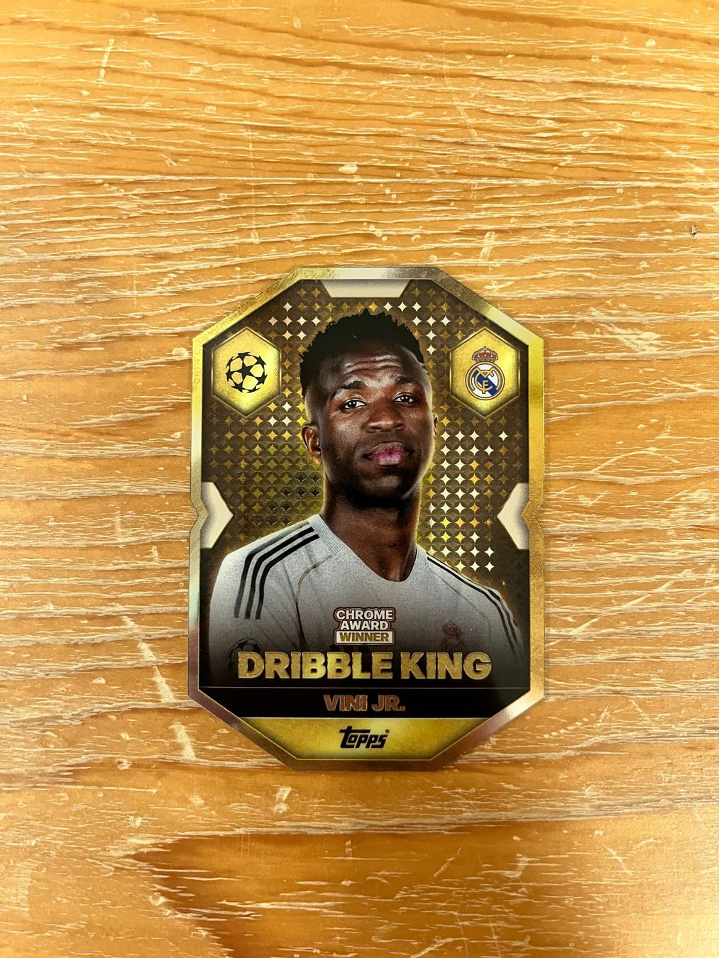 Topps Sammelbilder & Trading cards: Vini Jr. Shield Karte Topps – Gebraucht aus Balzers von jos_6r9r