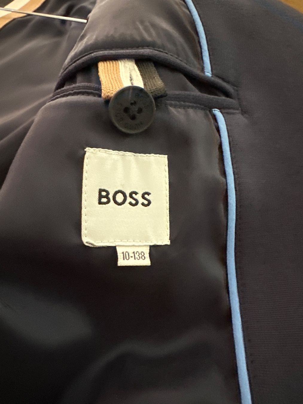 Lotti & Set di vestiti: Anzug Hugo Boss Junge Grösse 138 – Usato da Volketswil venduto da Ricardosale100 4