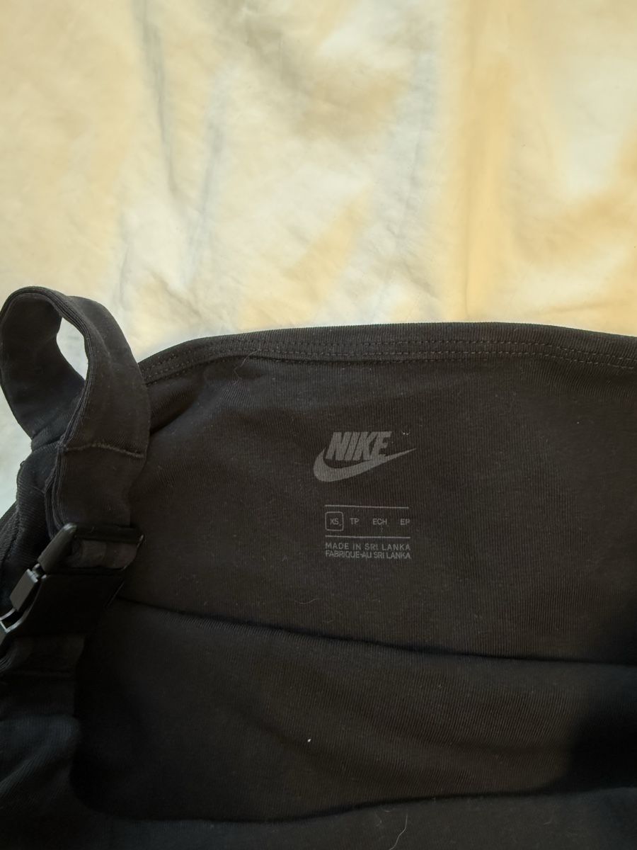 Nike Top: Nike Top Gr. XS – Usato da Sempach venduto da adnil12 1