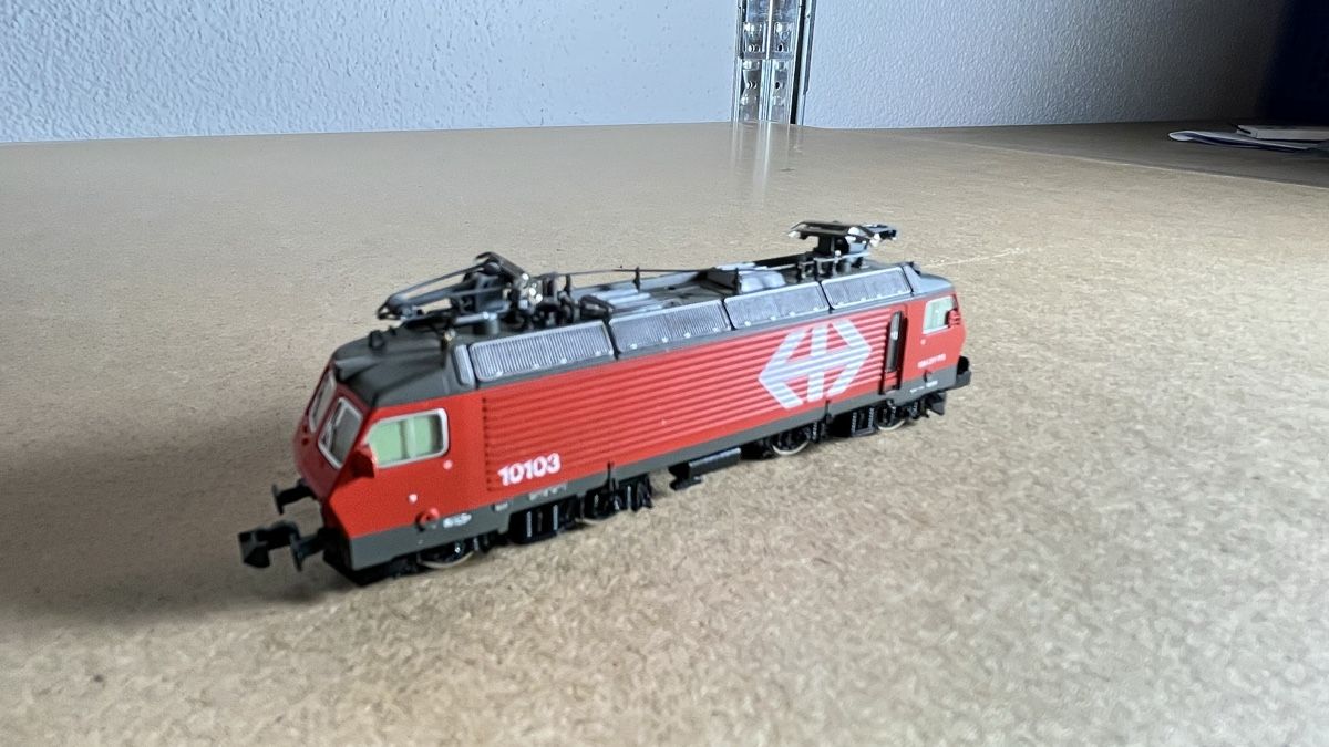 Roco Modellini di ferrovie: Roco Re 4/4 10103 Spur N – Nuovo (secondo la descrizione) da Windlach venduto da Kelebra