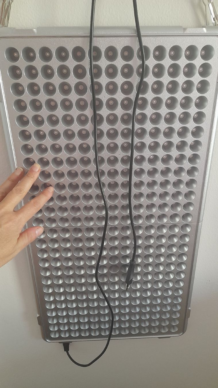 Attrezzature mediche: Pannello a LED per terapia della luce rossa - Ottimo stato – Usato da Lugano venduto da ann_5w7n 2