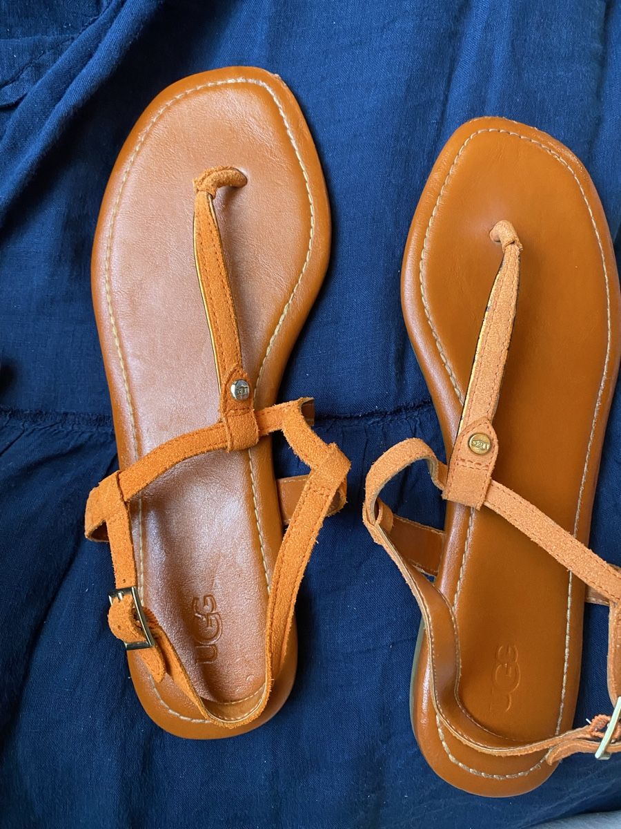 Ugg Scarpe da donna: Sandales UGG orange cuir suédé 42 – Usato da Geneve venduto da Monthoux13