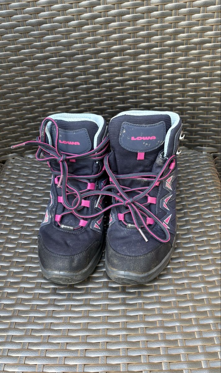 Lowa Scarpe da donna: Lowa Wanderschuhe  – Usato da Goldau venduto da nic_75p6 1