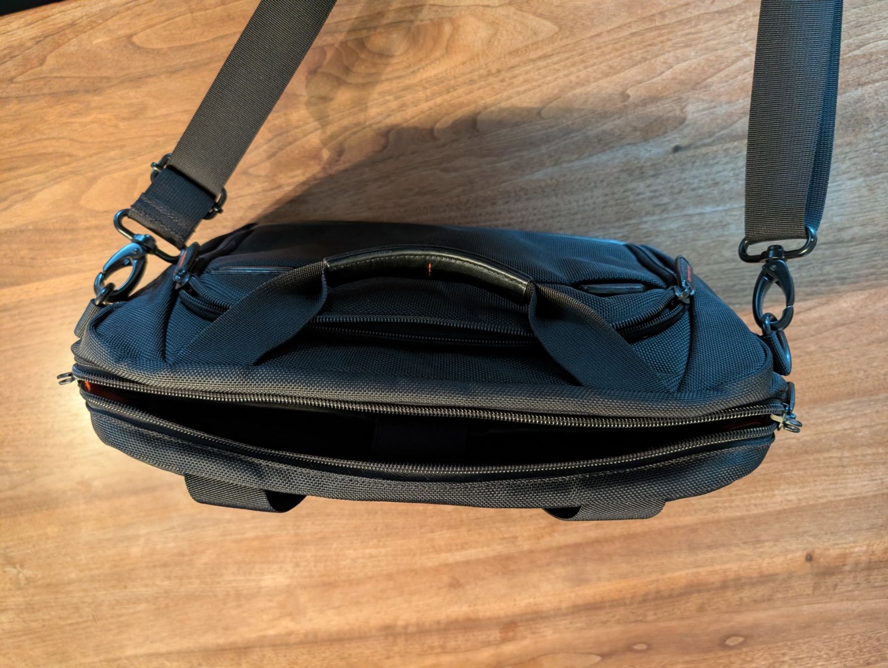 Samsonite Taschen: Kompakte Laptop-Tasche Samsonite – Neu (gemäss Beschreibung) aus Cham von Pelz76 2