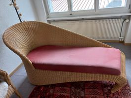 Chaiselongue mit roter Liege
