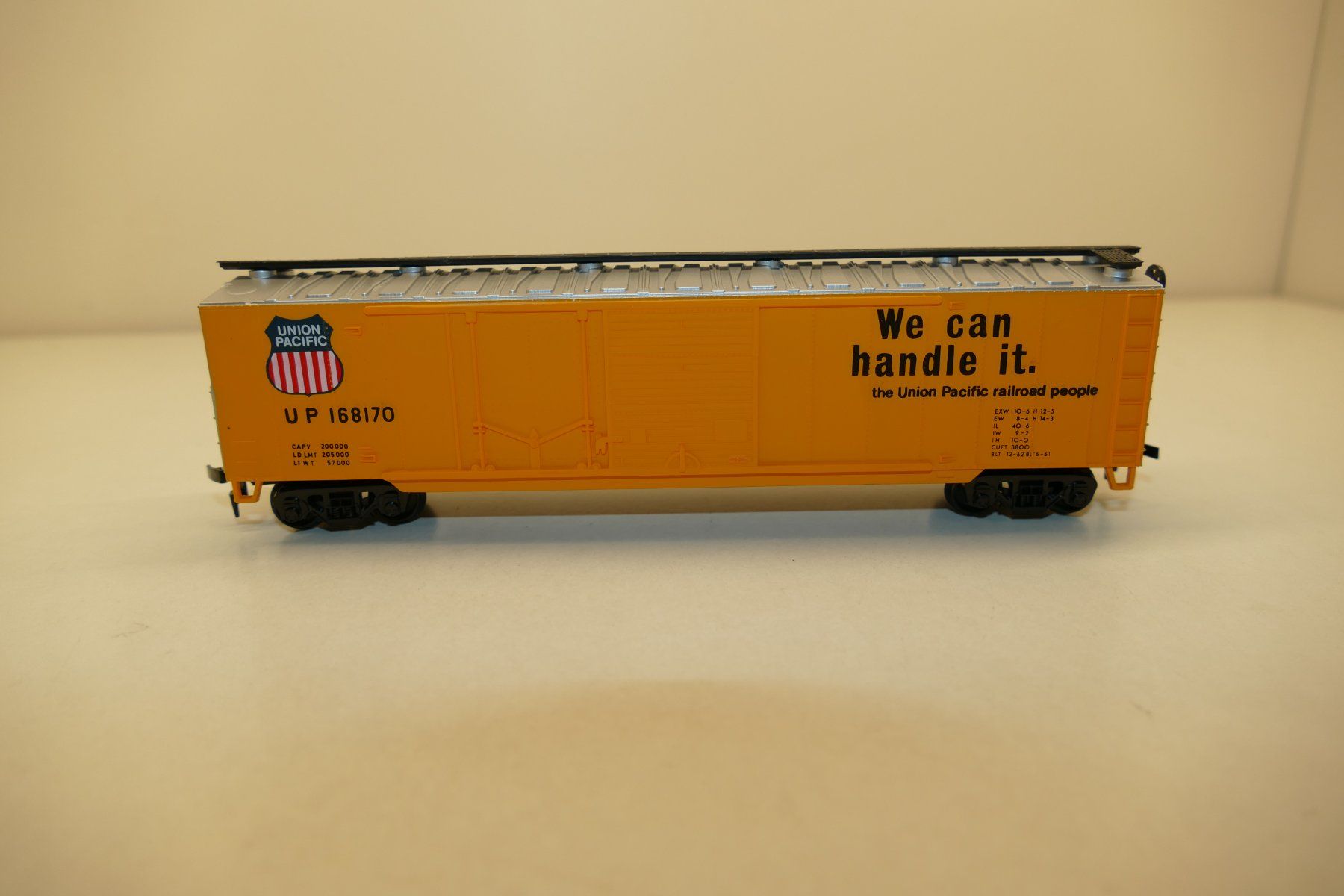 IHC Modellini di ferrovie: IHC H0: US Box Car Union Pacific – Nuovo e nell'imballaggio originale da Niederhasli venduto da rail-duerst 2