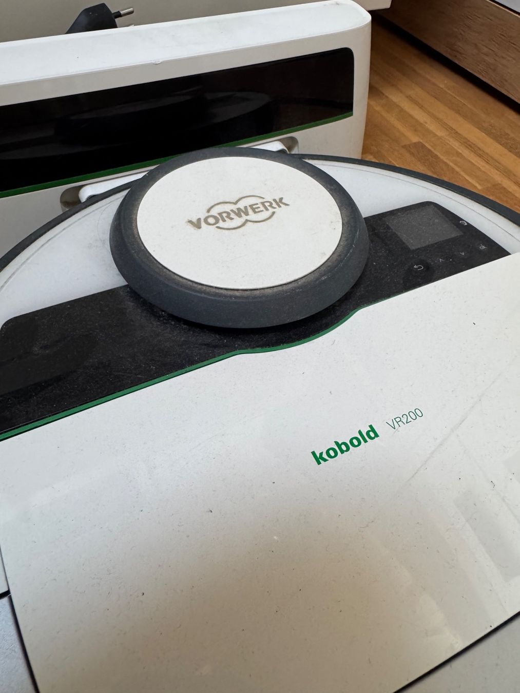 Vorwerk Aspirapolveri & Accessori: Saugroboter "Vorwerk Kobold" VR200 mit Station – Usato da Hünenberg venduto da fightlady 1