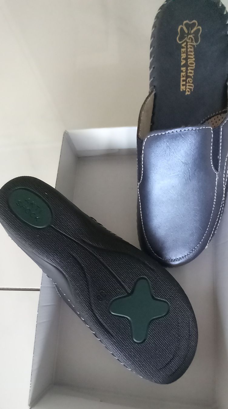 Herrenschuhe: pantoufles en cuir – Neu (gemäss Beschreibung) aus La Chaux-de-Fonds von Boutique333 1