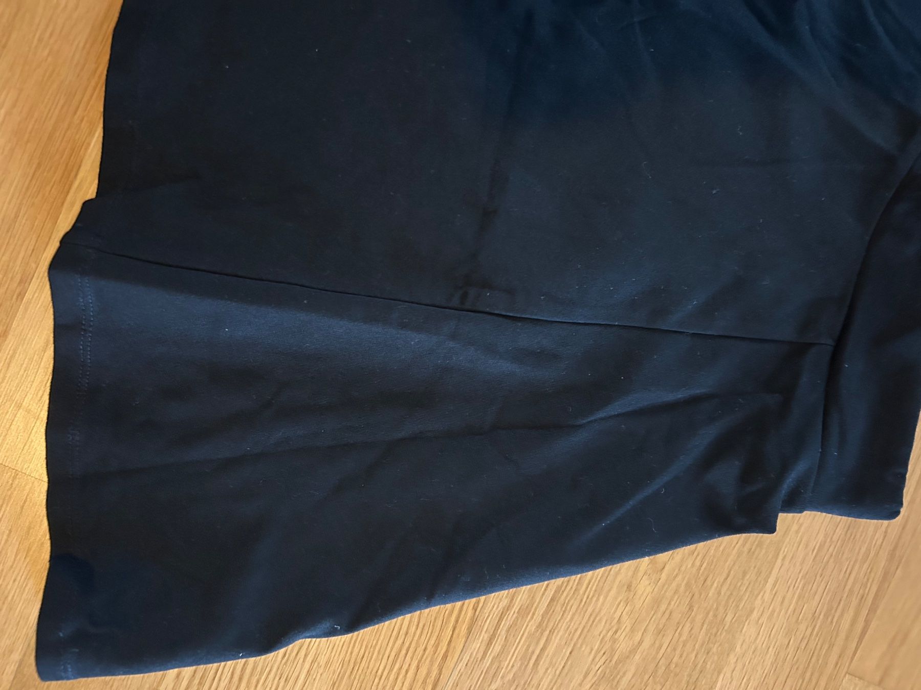 Vestiti & Gonne: Jupe évasé noir taille élastique – Usato da Daillens venduto da guisepa 2