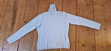 Hellblauer Cashmere Rollkragenpullover in Grösse 42