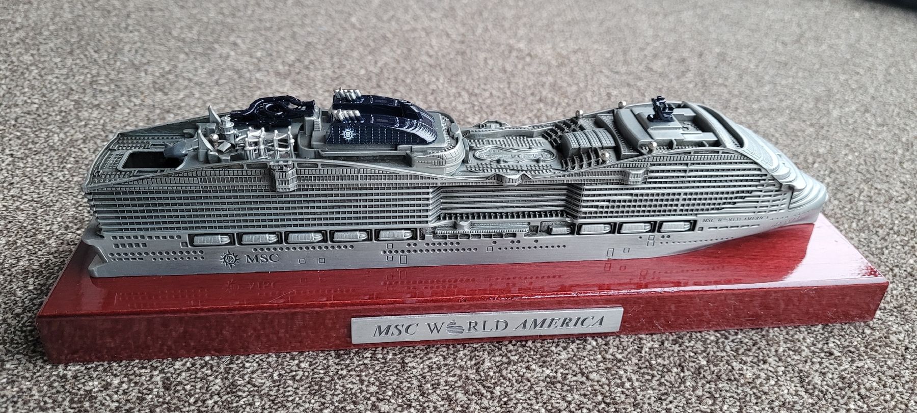 Kit di modellismo & Modellini statici: MSC Word America – Nuovo e nell'imballaggio originale da Seon venduto da Granadille