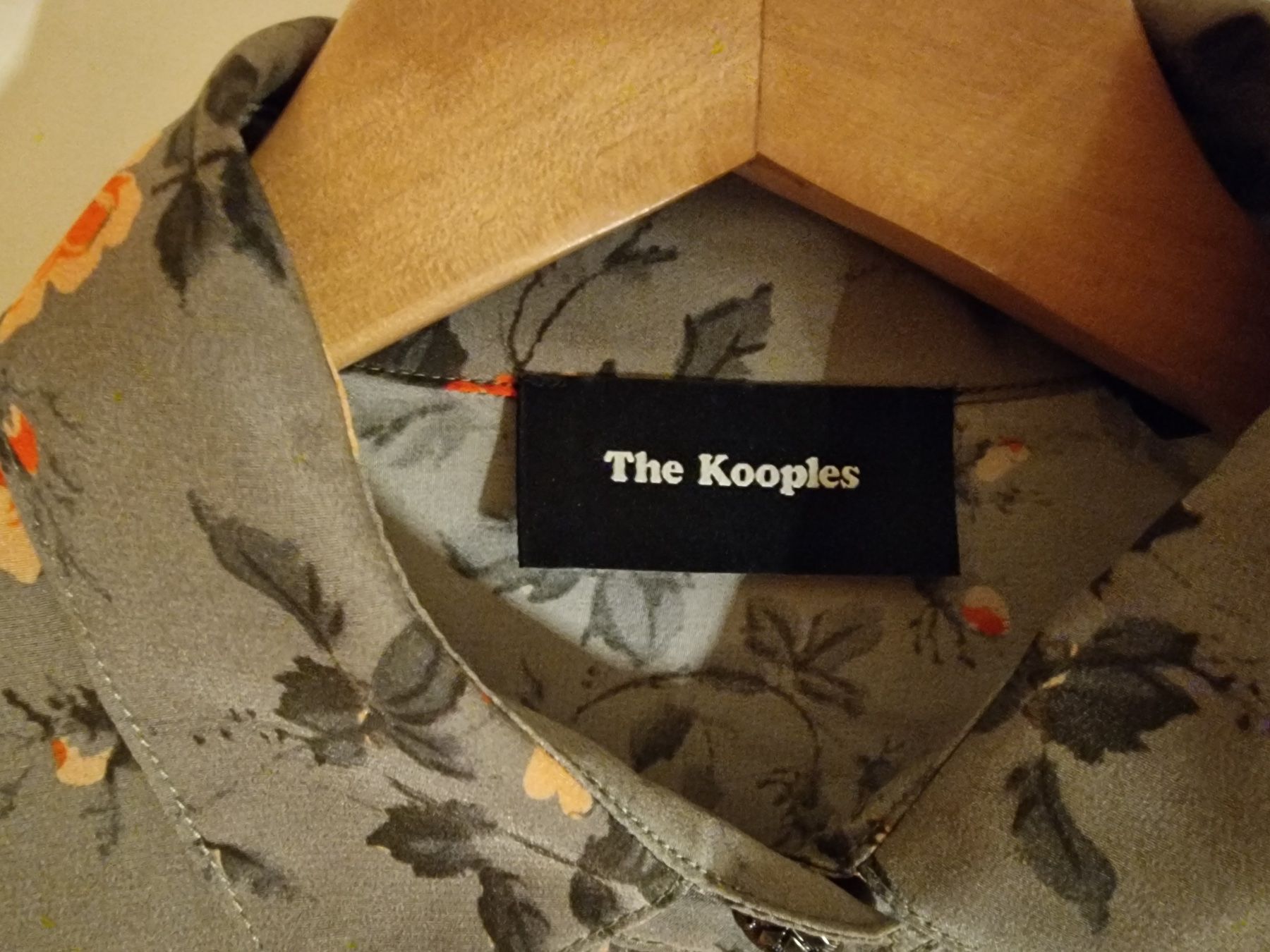 Blusen: The Kooples Bluse mit Blumenmuster & Spitze – Grau – Gebraucht aus Zollikerberg von Josan 2