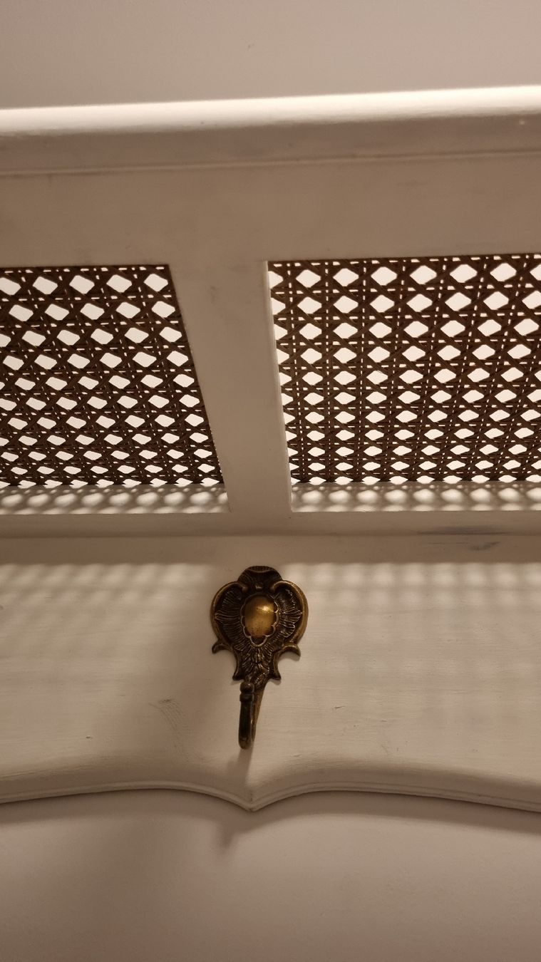 Guardaroba: Garderobe mit 3 Haken und Geflecht – Usato da St. Gallen venduto da jil_l6mm 3