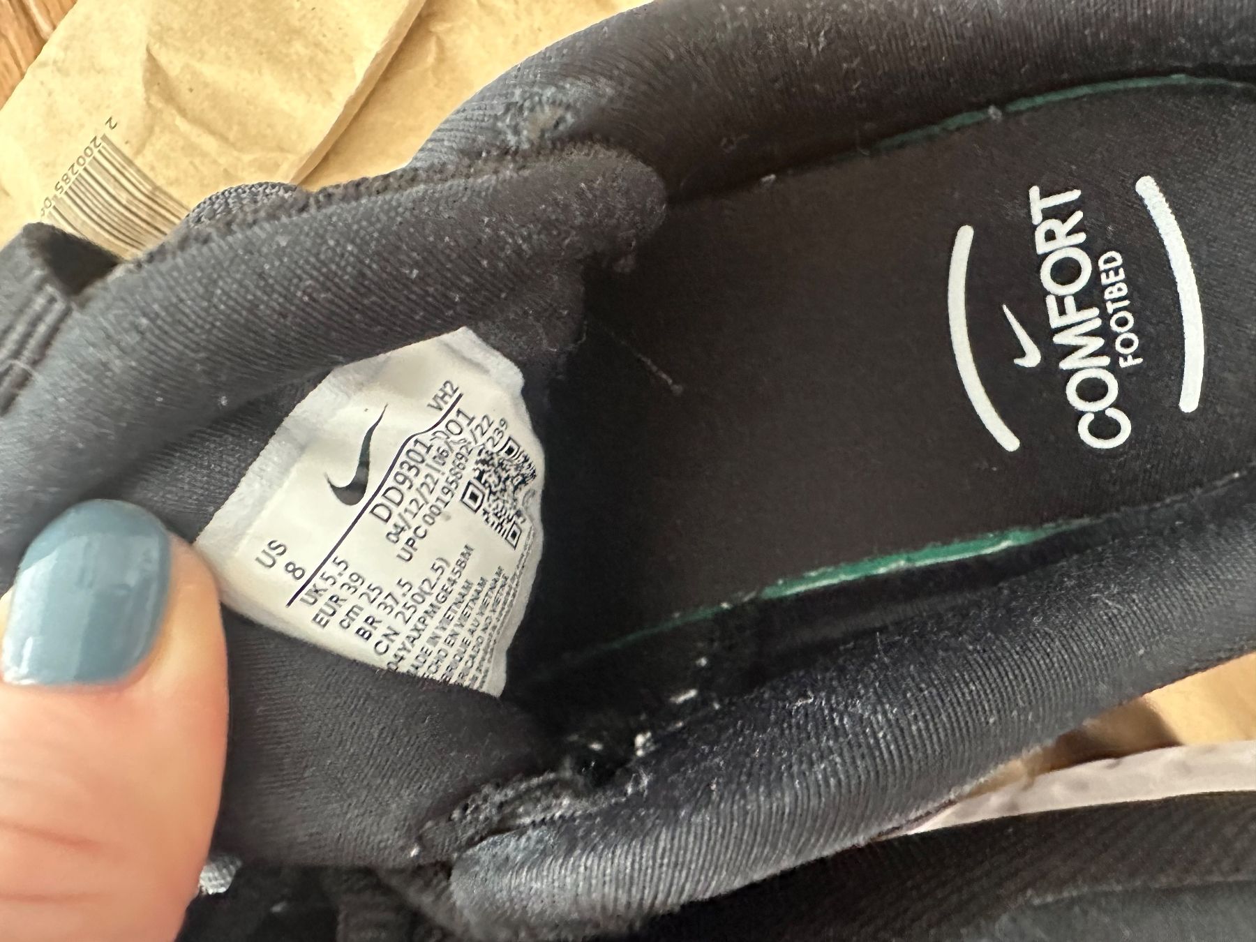 Damenschuhe: Nike Sneaker – Neu (gemäss Beschreibung) aus Winterthur von su_4assd 2