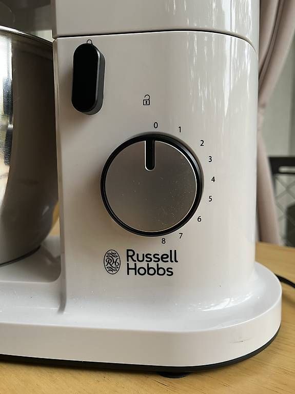 Küchengeräte: Russel Hobbs Küchenmaschine  – Gebraucht aus Basel von kar_c52p 1