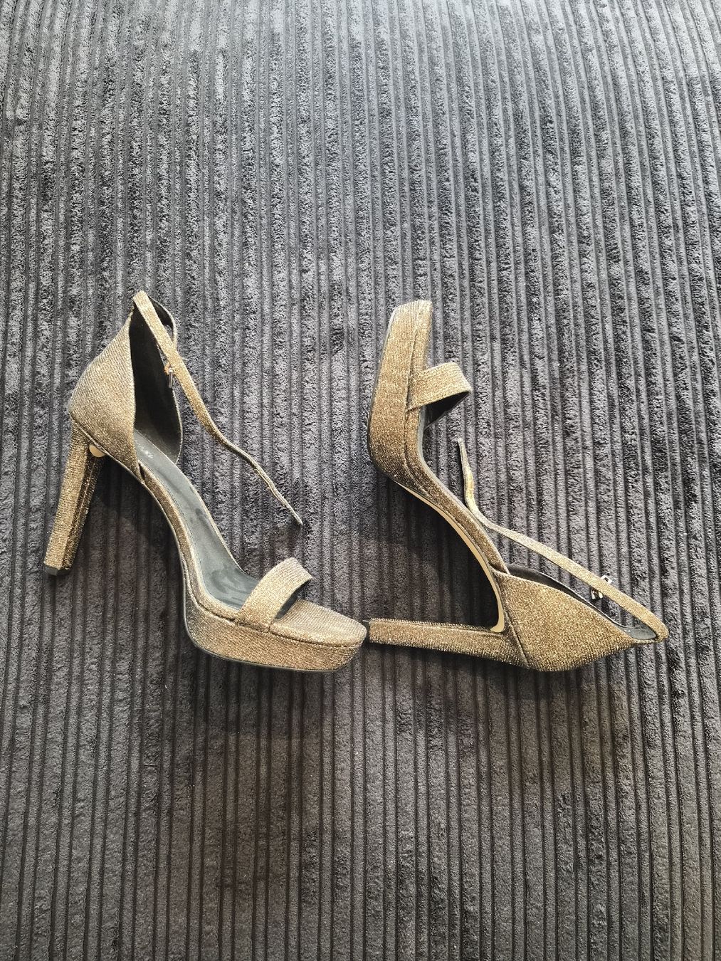 Michael Kors Scarpe da donna: Michael Kors Pumps – Nuovo (secondo la descrizione) da Volketswil venduto da SecondHanderia 3