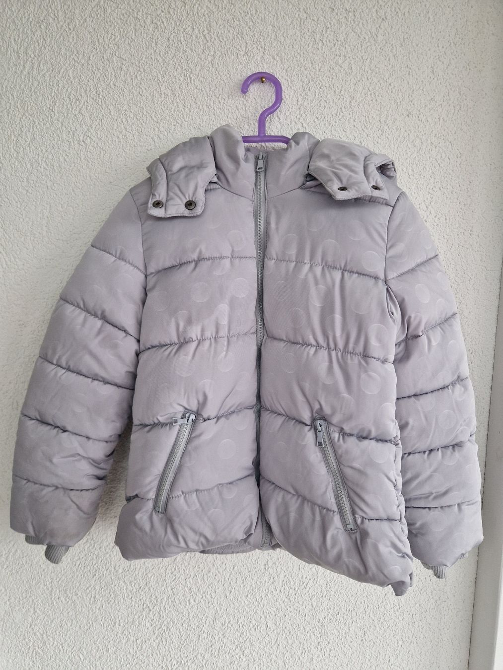 Vestes & Manteaux: Winterjacke Gr. 134 grau – Neuf (Voir description) à Emmenbrücke par _Maria