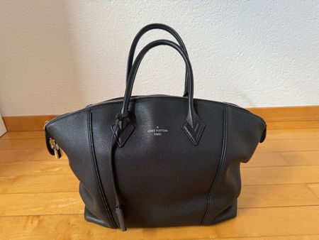 Sac Louis Vuitton Lockit en cuir noir - bandoulière, cadenas