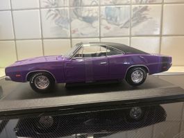 Dodge Charger R/T 1969 violett 1/18 NEU/OVP