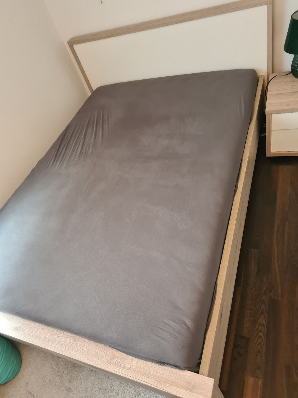 Betten: Bett mit Nachttisch – Gebraucht aus Friltschen von Thurgau11 2