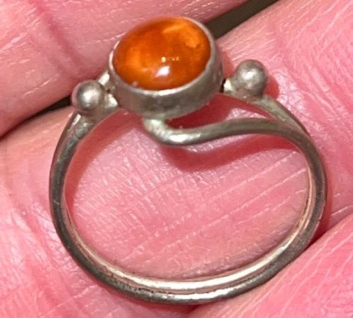 Anelli: Vintage Silber Ring mit orangem Stein 16mm – Usato da Basel venduto da Tierschutz-Flohmi 1