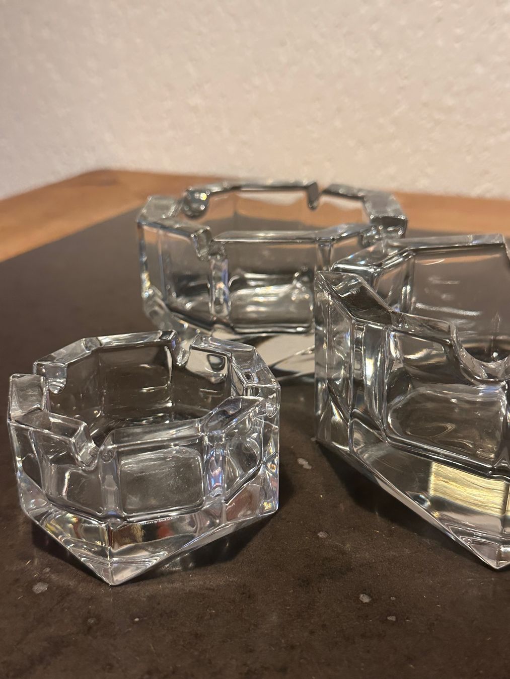 Portacenere: Drei Aschenbecher aus Glas Set – Usato da Zürich venduto da Sofferl 1