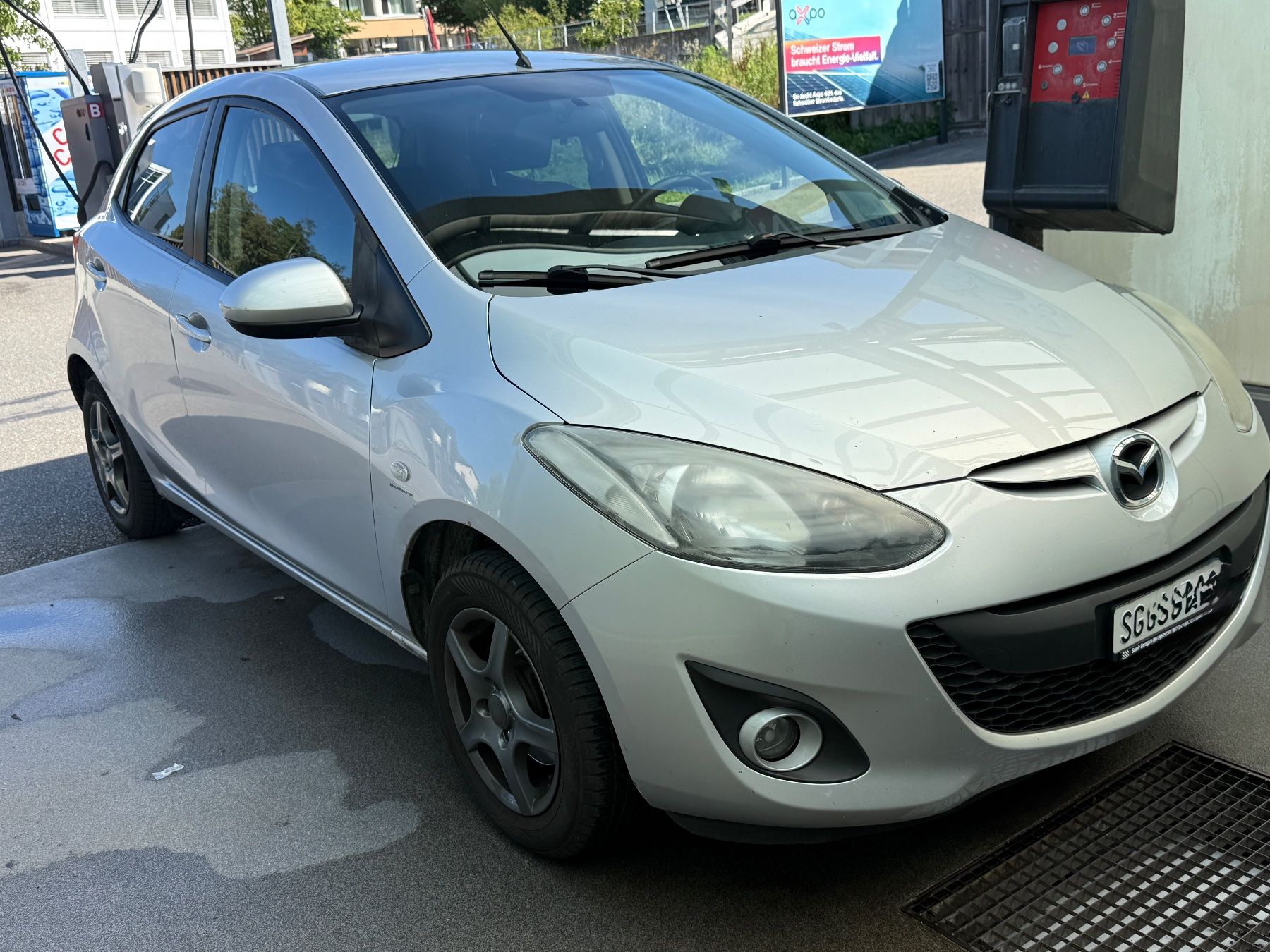 Mazda Autos: Mazda 2 1.3 2012 mit original Navigation – Gebraucht aus St.Gallen von nouah 1