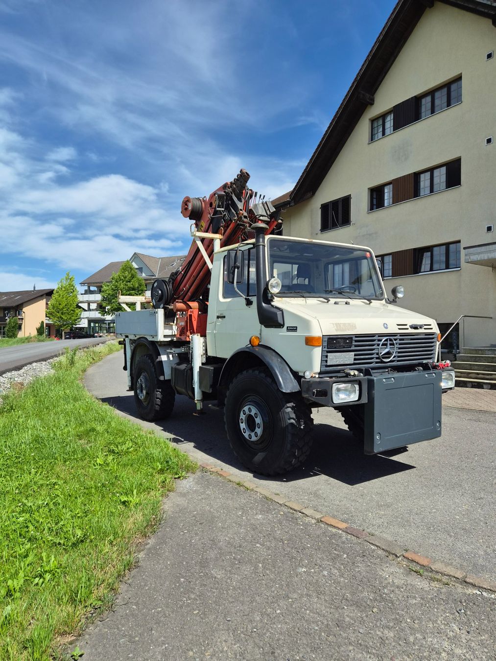 Mercedes-Benz Véhicules utilitaires: Unimog U1700 – D'occasion à Holzhäusern ZG par alarmstufe 1