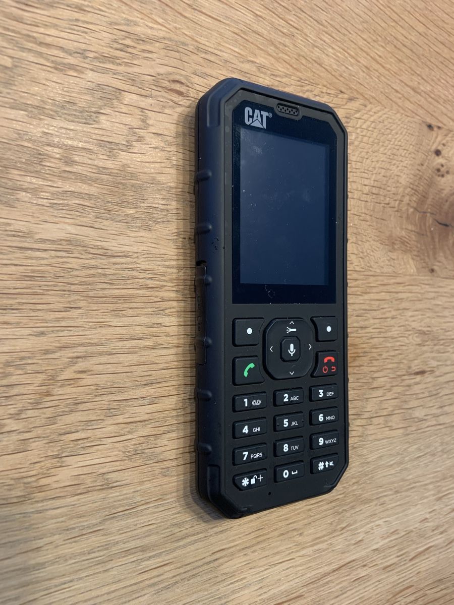 Caterpillar Telefoni cellulari / Smartphones: Robustes CAT Handy B35  - Top Zustand – Usato da Wabern venduto da pet_v9dz 1