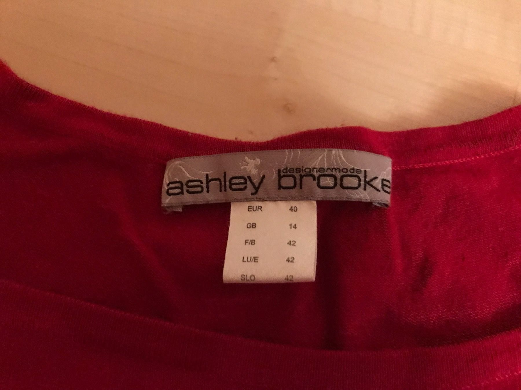 Pullover & Sweatshirts: Pullover aus Viskose und wenig Polyamid, spezieller Schnitt – Gebraucht aus Meilen von Flockenwirbel 2