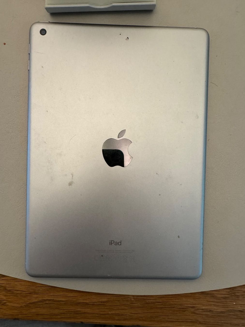 Apple Tablet PC: iPad 5 Generation 32GB – Gebraucht aus Adliswil von Busys 3