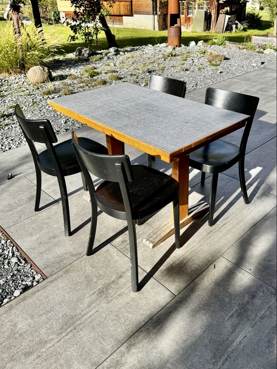 Horgen Glarus Tischset: Horgen Glarus Tisch u 4 Stühle  – Gebraucht aus Kandersteg von Hakose 3