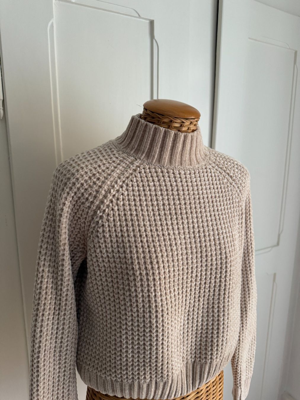 H&M Pulls & Sweat-shirts: Cropped Strickpullover beige S – D'occasion à Zürich par Diazaio 1