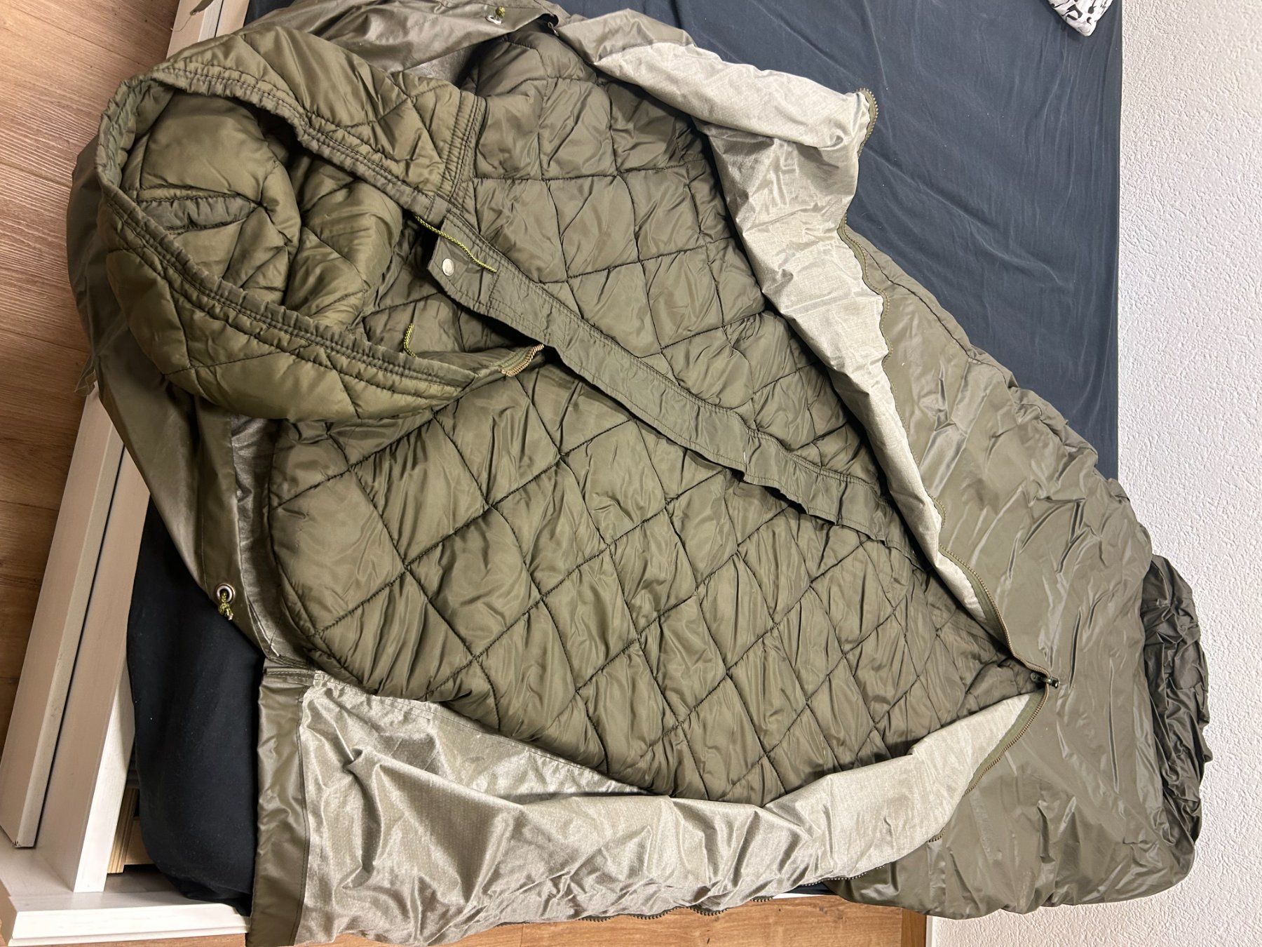 Schweizer Armee Sacchi a pelo: Militärschlafsack mit Hüller – Usato da Binningen venduto da Grr0 1