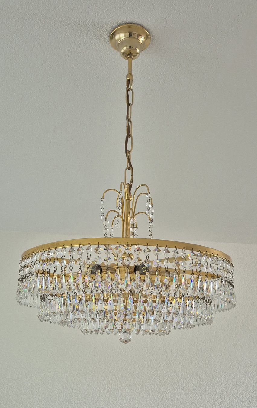 Kronleuchter & Deckenlampen: Kronleuchter aus Kristallglas und Messing – Gebraucht aus Zürich von mar_7fc6
