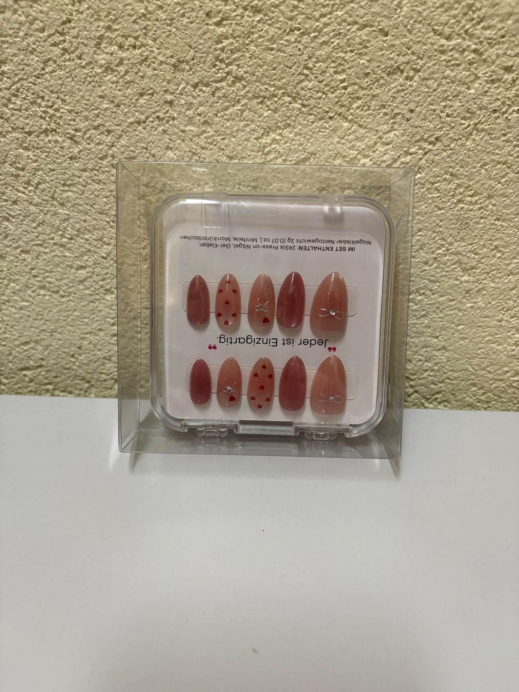 Ongles artificiels: Nails-Set Love – Neuf avec emballage d'origine à Basel par tif_m2h6 3