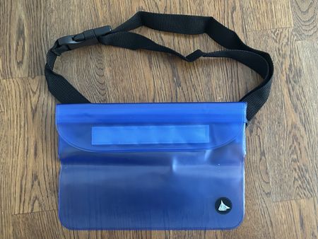 Tasche/ Bauchtasche wasserdicht blau mit Gurt neuwertig