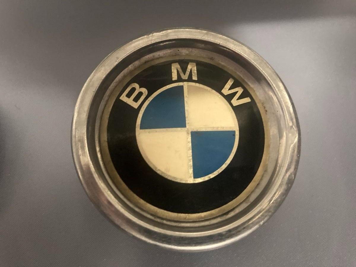 BMW Tutti pezzi di ricambio auto: BMW Radkappen zu 320 – Usato da Bern venduto da Spomme 1